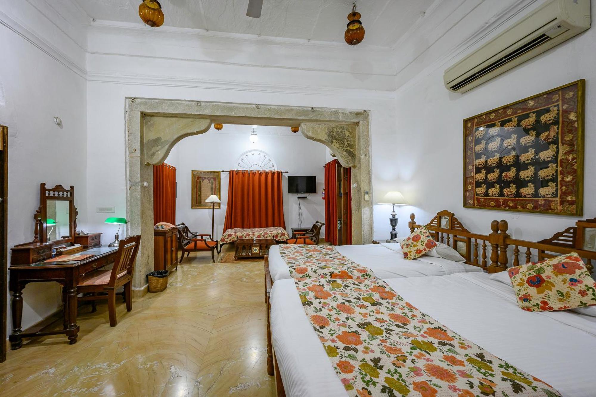 Neemrana's - Deo Bagh Hotel Gwalior Buitenkant foto