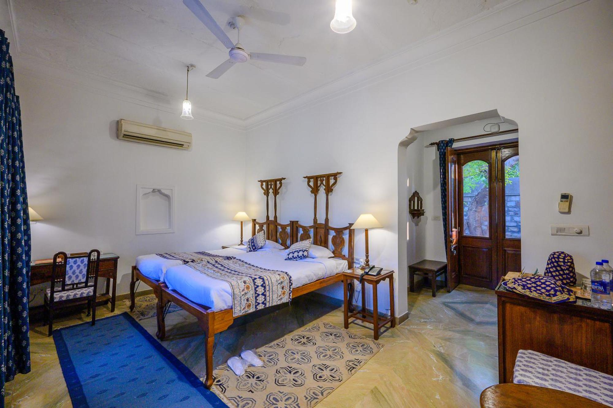 Neemrana's - Deo Bagh Hotel Gwalior Buitenkant foto