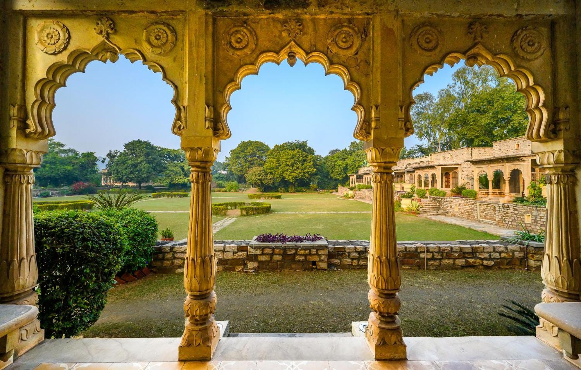 Neemrana's - Deo Bagh Hotel Gwalior Buitenkant foto