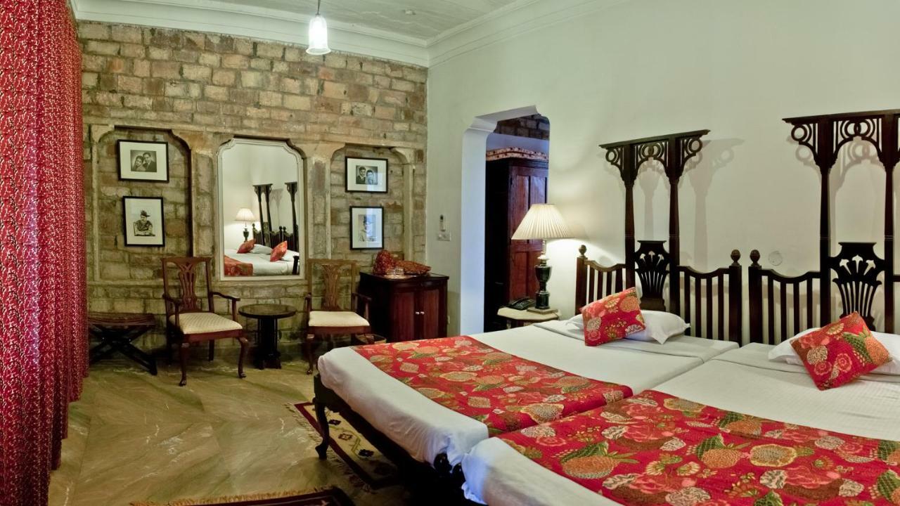 Neemrana's - Deo Bagh Hotel Gwalior Buitenkant foto